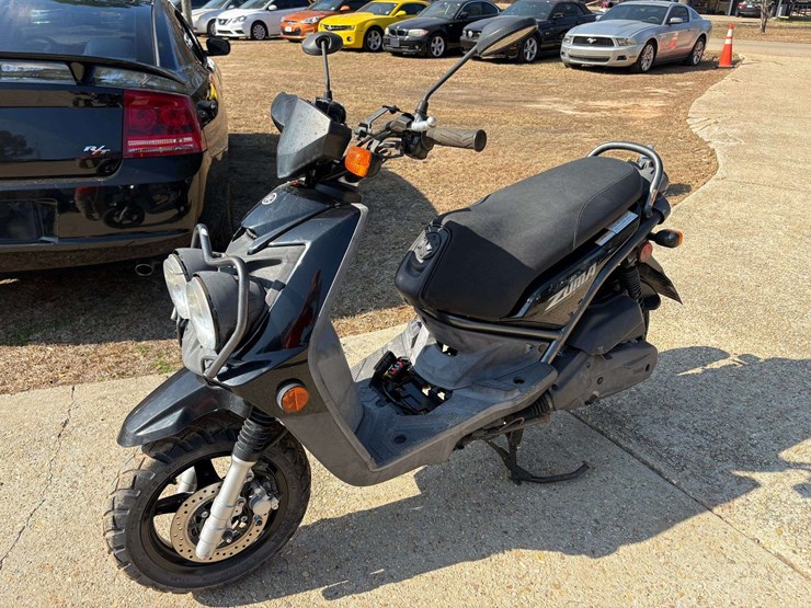 2009-yamaha-zuma-125-gas-moped-(2,532-miles)-image-1