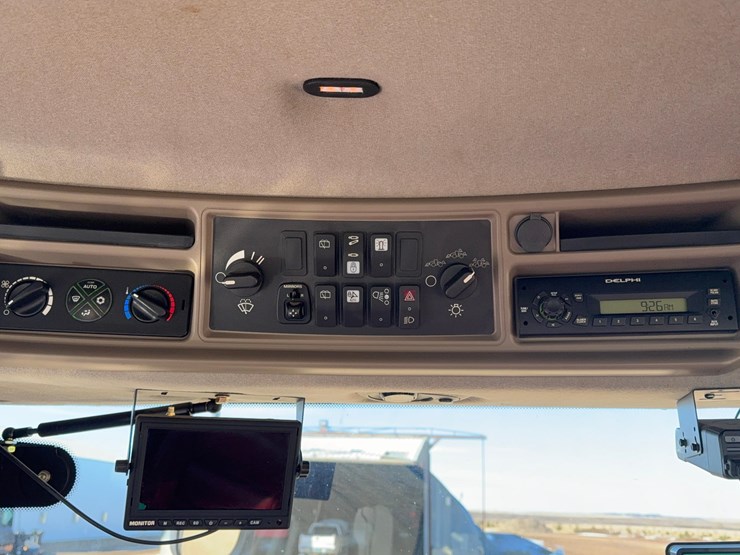 2012-case-ih-steiger-350-hd-tractor-image-39