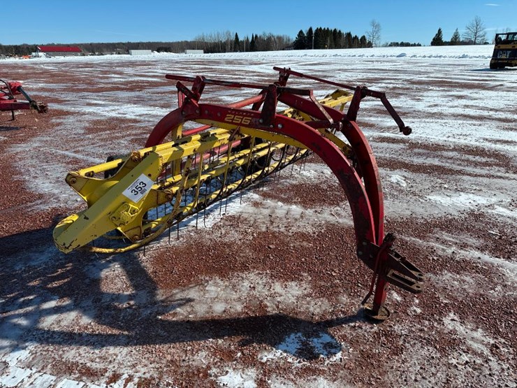 new-holland-256-image-2