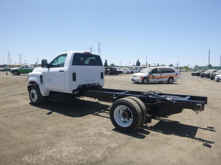 2023-chevrolet-silverado-5500hd-image-4