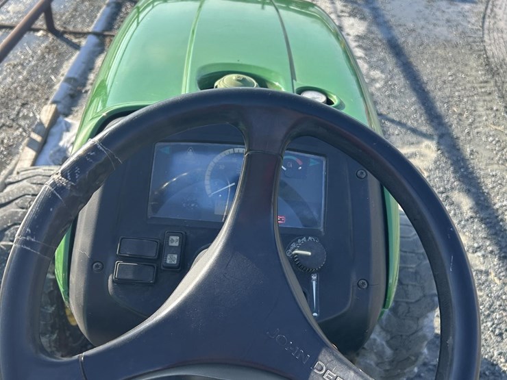 2015-john-deere-3032e-image-6