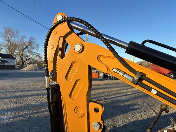 #115382-•-rt-15r-mini-excavator-image-7