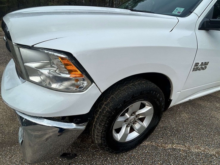 2016-ram-1500-slt-image-11
