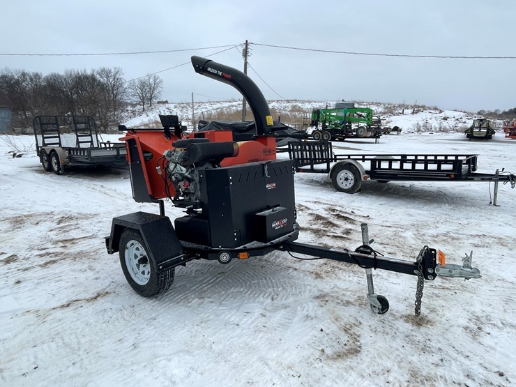 #152-•-2022-bear-cat-wood-chipper-(-no-title)-image-3