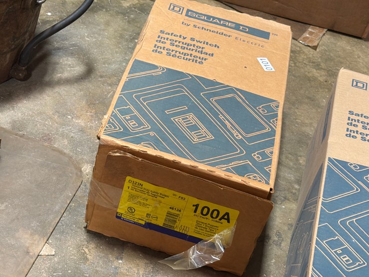 #101-•-square-d-safety-switch-image-1