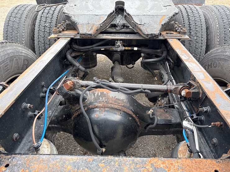 #30930-•-2012-freightliner-coronado-tandem-axle-truck-tract-image-19