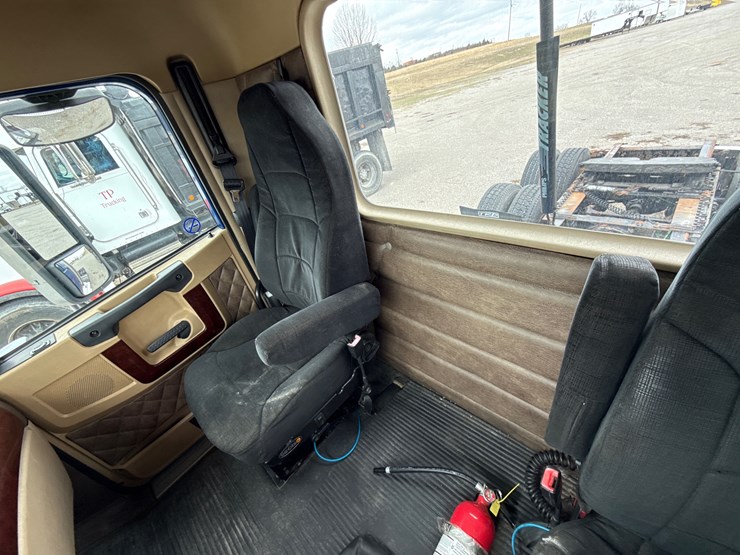 #30930-•-2012-freightliner-coronado-tandem-axle-truck-tract-image-32