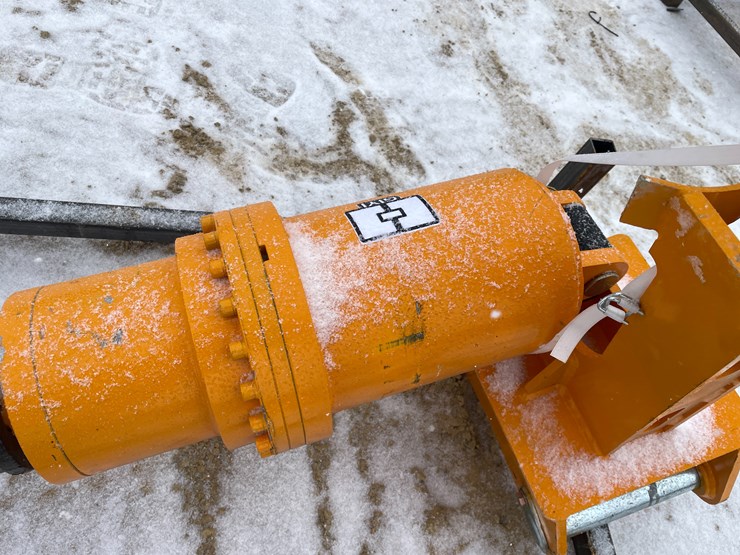 caterpillar-305-image-8