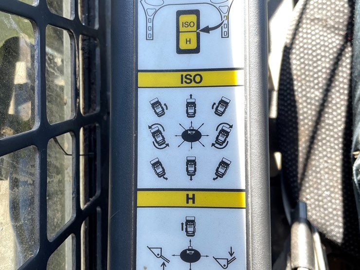 2022-bobcat-t450-image-55