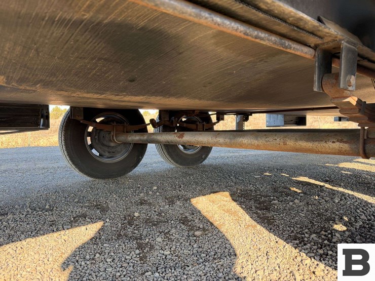 2018-keystone-sprinter-5th-wheel-trailer-image-19