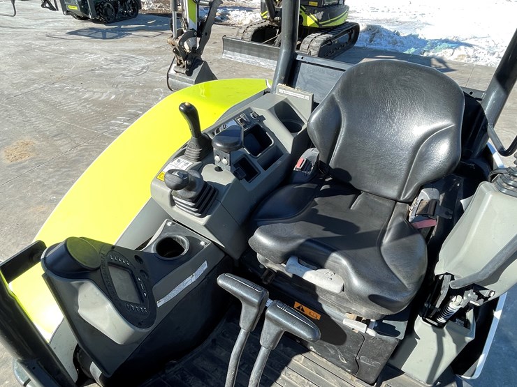 2021-bobcat-e32i-image-45