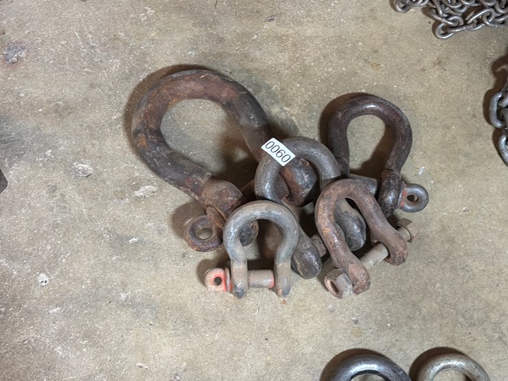 #60-•-(5)-clevises-image-1