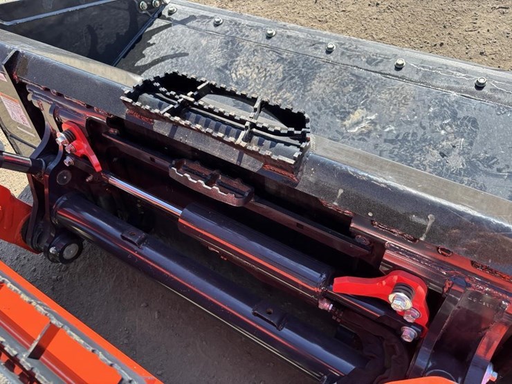 2024-kubota-svl75-3-image-12