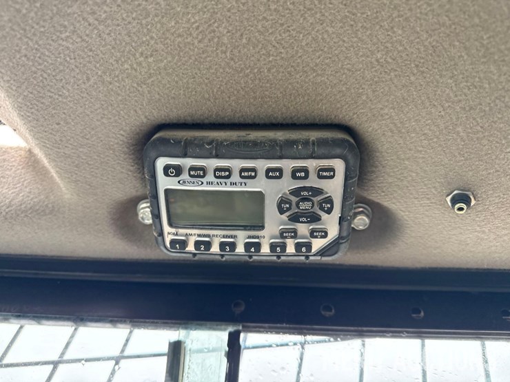 2012-case-sv300-image-32