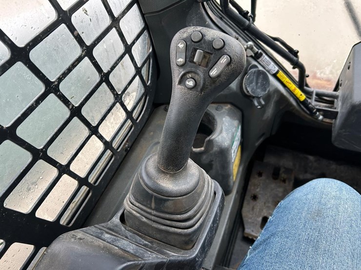 2020-bobcat-t76-image-22