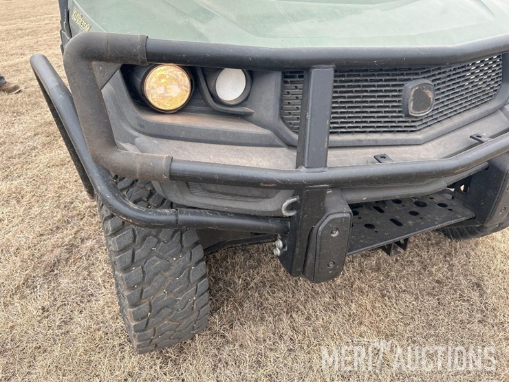 2021-john-deere-gator-image-40