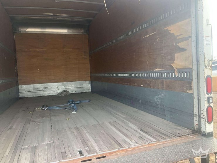 2010-gmc-w5500-image-25