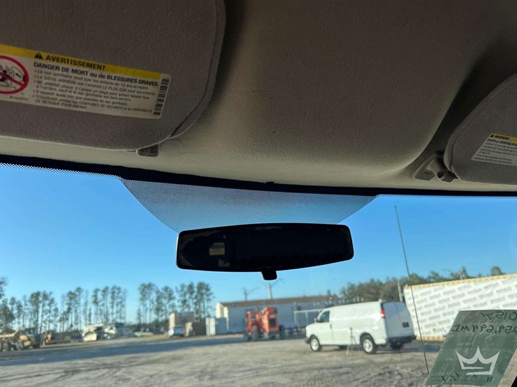 2015-chevrolet-express-2500-image-18