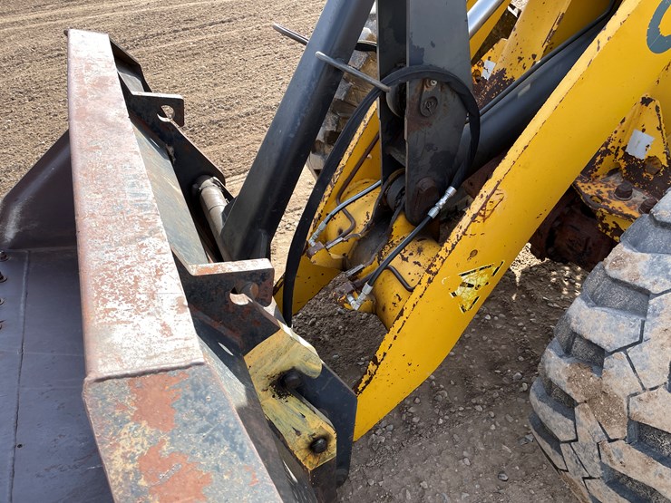 #1012-•-gehl-721-front-end-loader-image-11