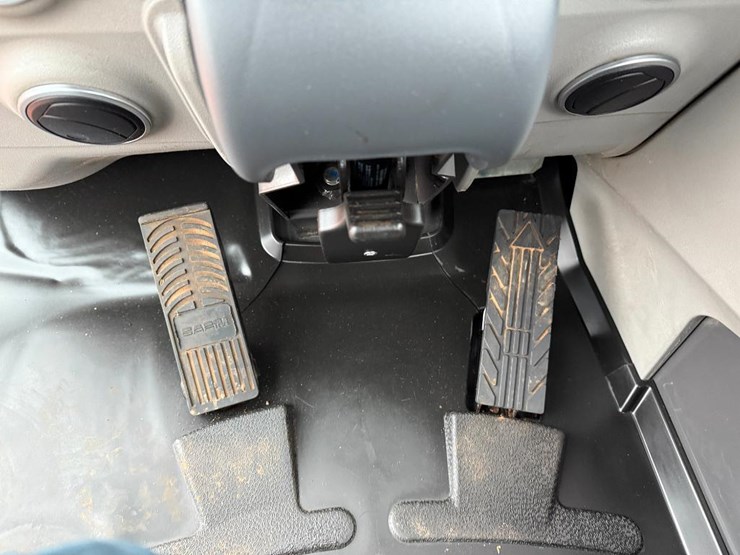 2022-new-holland-w80c-image-53