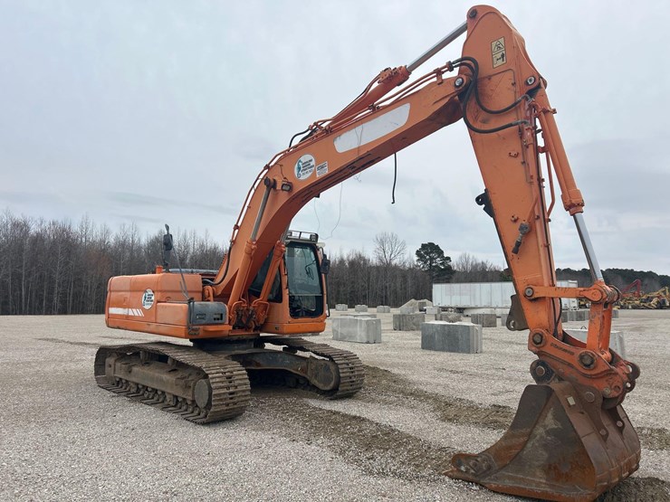 2014-doosan-dx225-lca-image-2