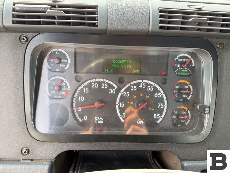 2017-freightliner-cascadia-125-image-65