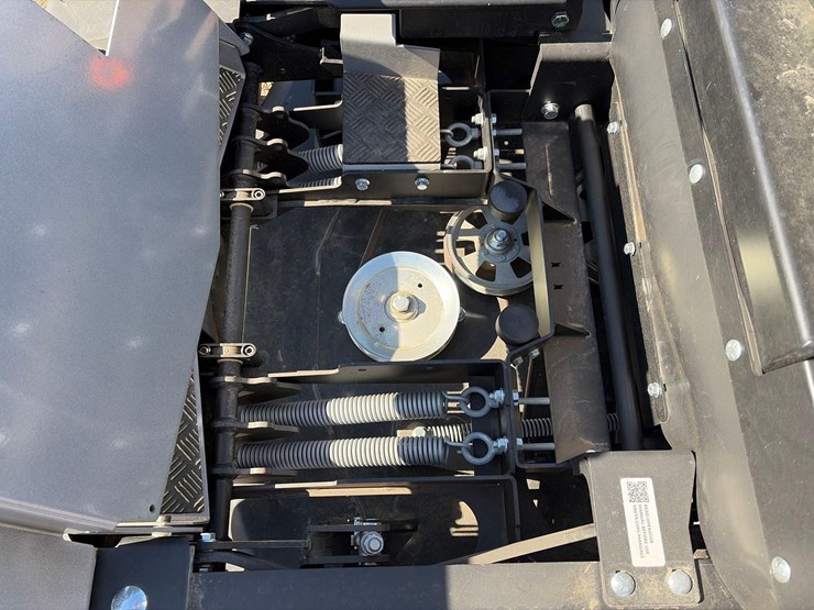 2025-yakta-yxr-920-commercial-zero-turn-mower-image-8