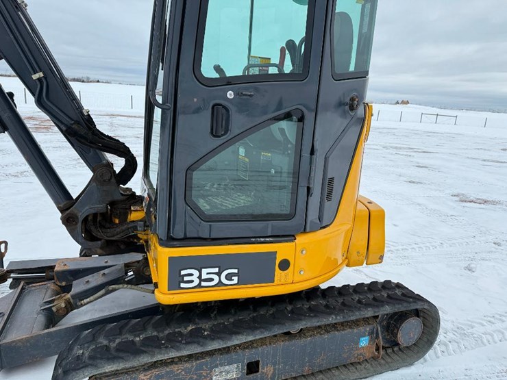2018-deere-35g-image-24