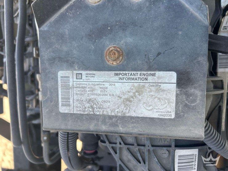 2015-isuzu-npr-image-9