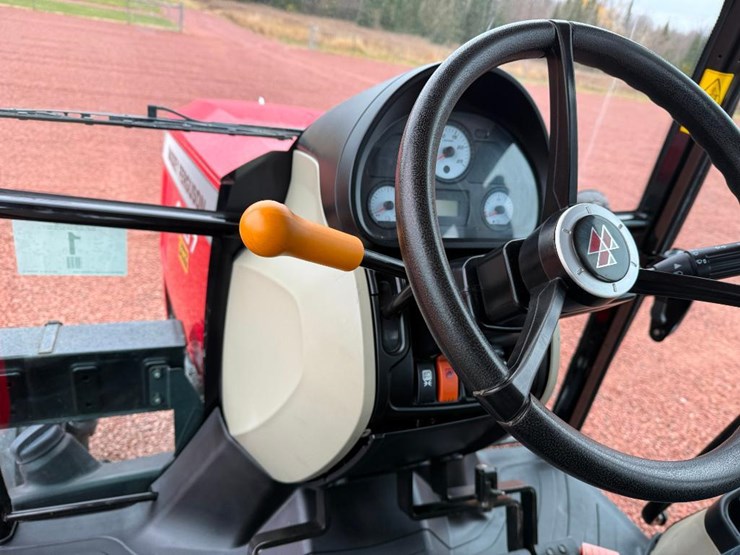 massey-ferguson-4707-image-55