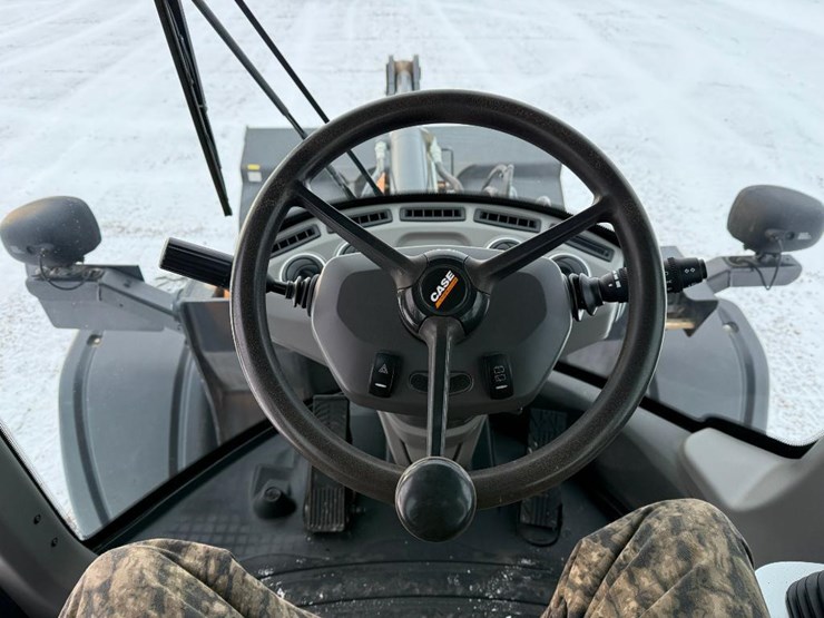 2023-case-621g-xr-image-67