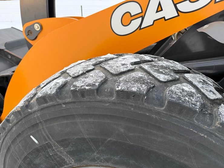 2023-case-621g-xr-image-14