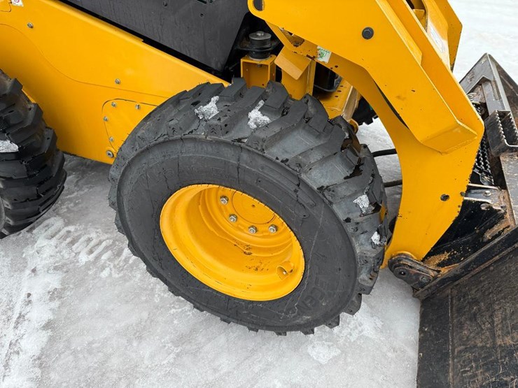 2022-caterpillar-246d3-image-17