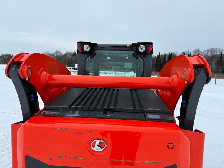 kubota-ssv75-image-21