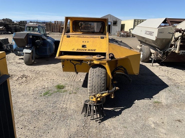 omc-3wmb-s.p.-monoboom-orchard-shaker-image-5