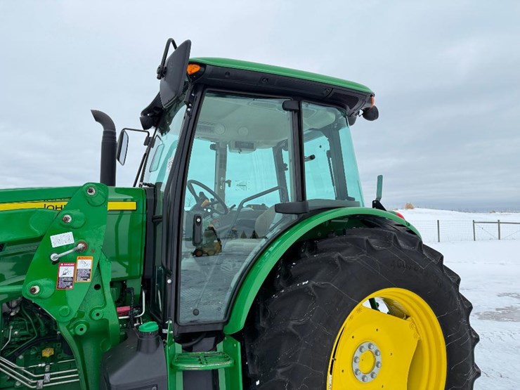 john-deere-6105e-image-17
