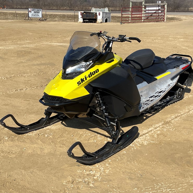 #203 • 2022 Ski Doo Renegade Sport 600 EFI Snowmobile (Sells with Bill of Sale Only)