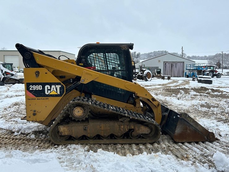 2015-caterpillar-299d-image-5
