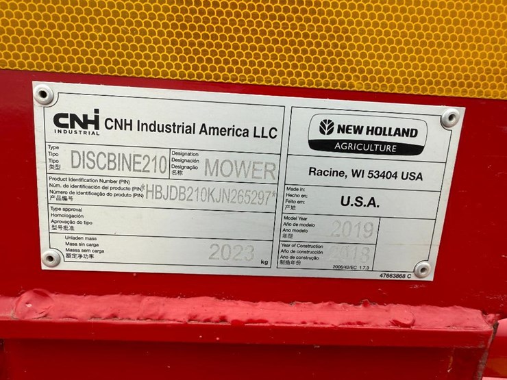 new-holland-210-image-27