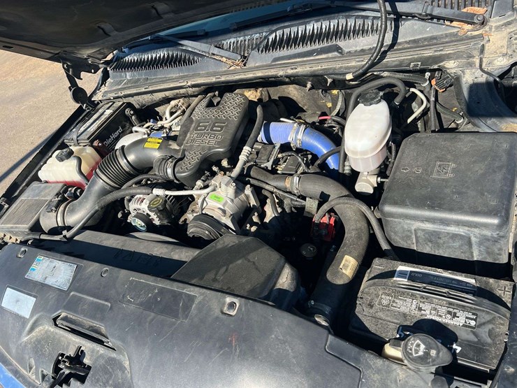 2004-gmc-2500-image-8