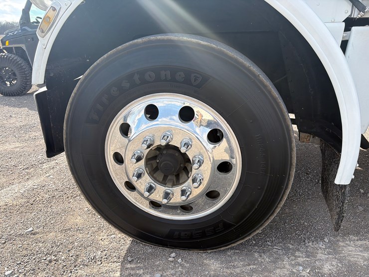 1981-peterbilt-359-image-17