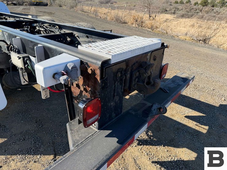 2015-kenworth-t800-image-30