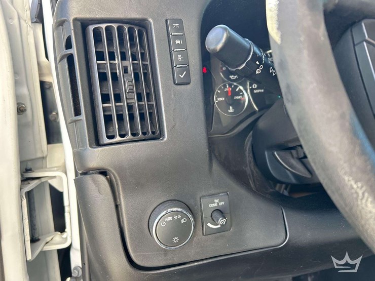 2017-chevrolet-express-3500-image-18