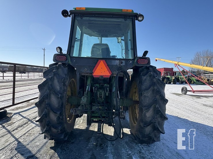 john-deere-3155-image-9