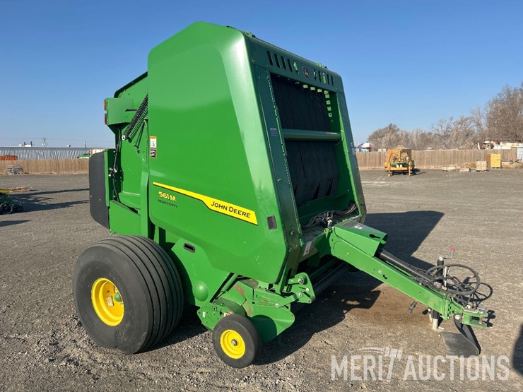 john-deere-561m-image-1