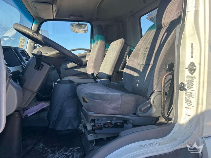 2018-isuzu-ftr-image-22