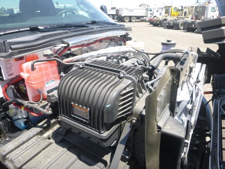 2024-chevrolet-silverado-4500hd-image-19