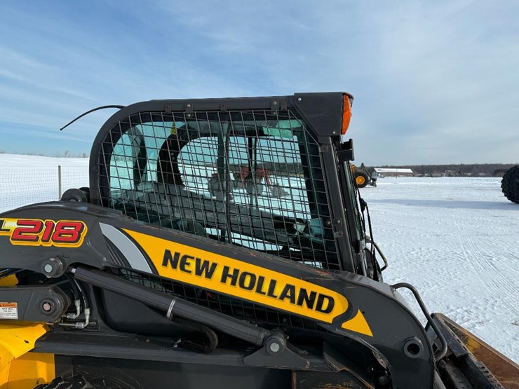 new-holland-l218-image-20