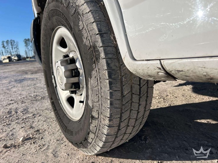 2015-chevrolet-express-2500-image-24