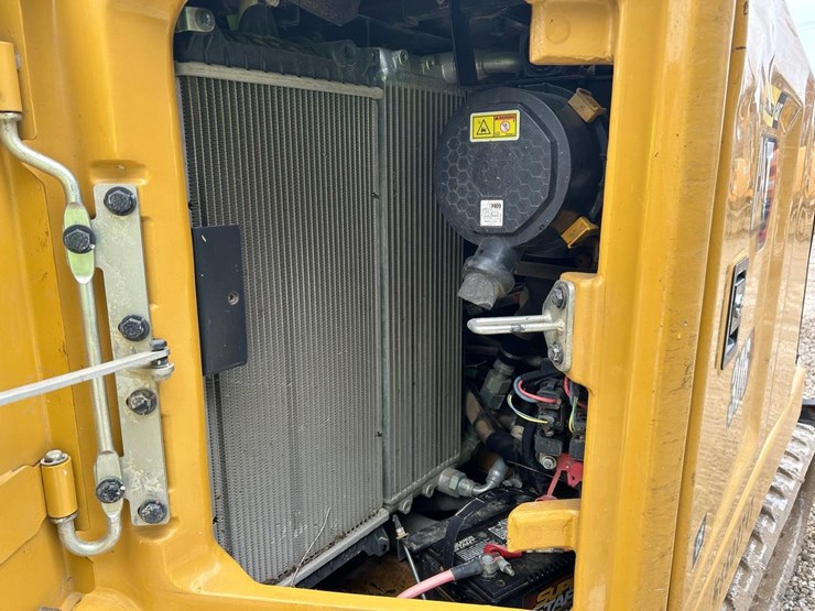 2021-caterpillar-306-image-15